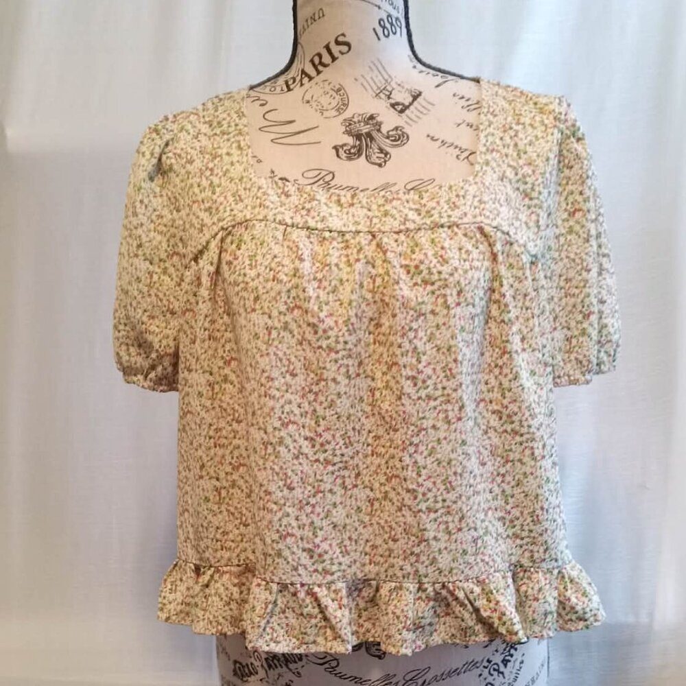 Cute floral top with gathered hem and square neckline by Zic Signature, Small